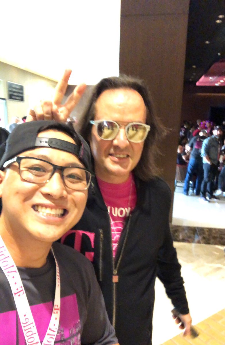 victorvu116's tweet photo. Most definitely best CEO on planet Earth! @JohnLegere #UnstoppableTour https://t.co/TYFFNEI4b4