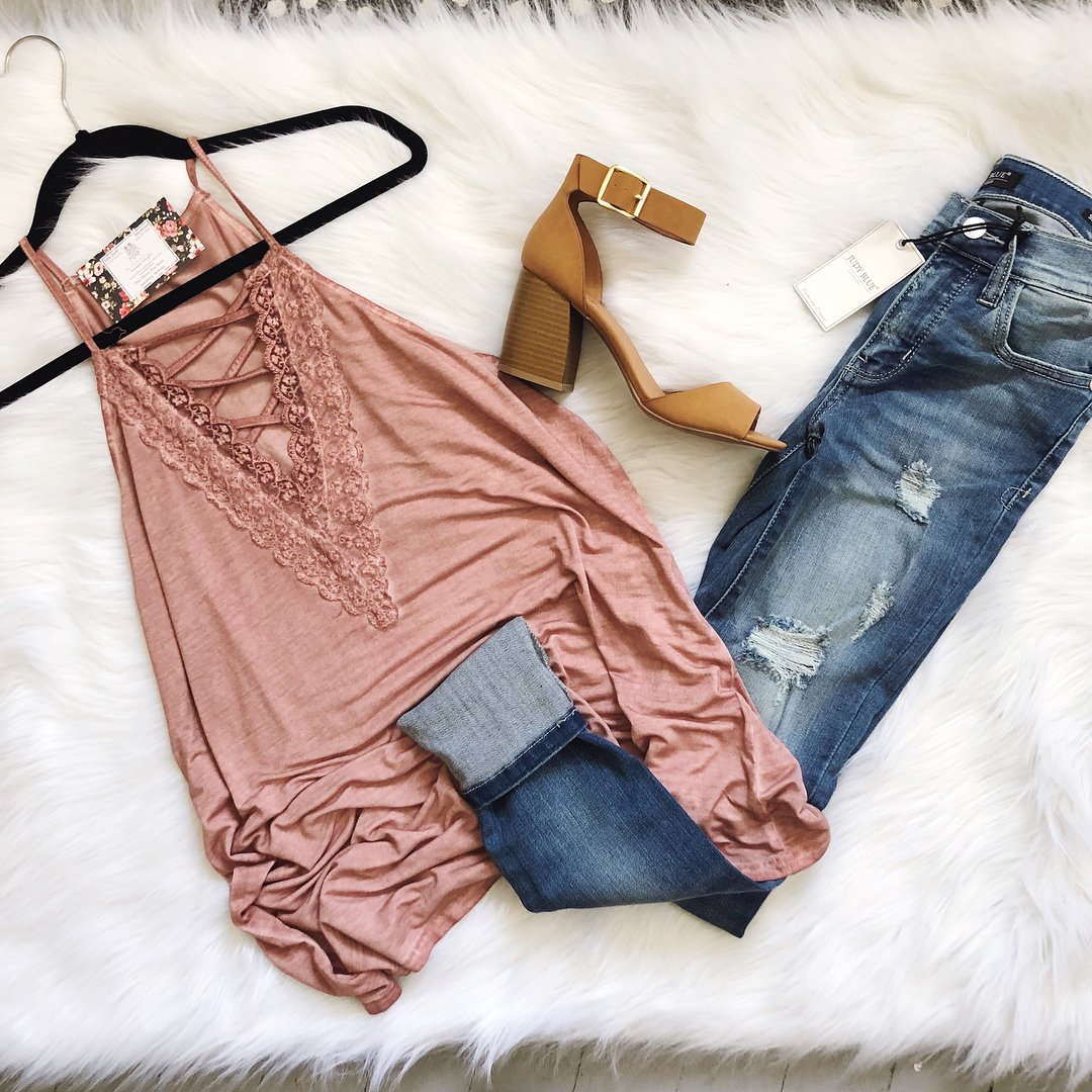 The Velvet Suitcase (VelvetSuitcase_) Twitter