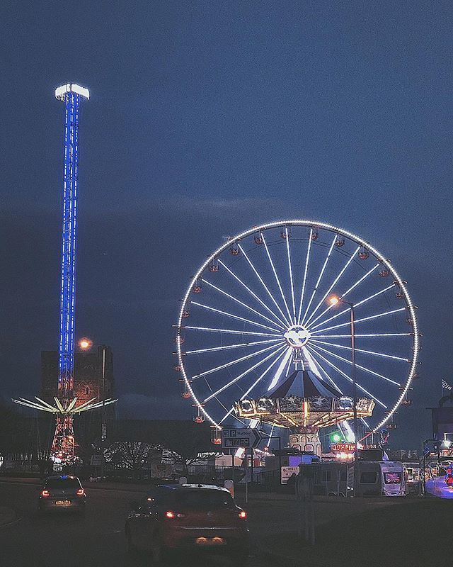 Kells58's tweet photo. The bright lights of Carrickfergus #allofthelights #planetfun #bigwheelskeeponturning #funfair #vsco #vscocam #vsconi #insta_ni #folkgood #lightsofinstagram #carrickfergus https://t.co/BStWIzshOp https://t.co/Kf2jf5FYYh