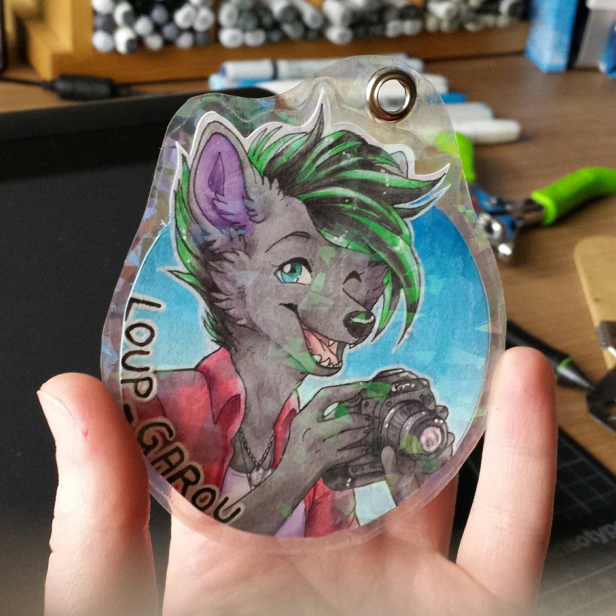 ScribbleServal's tweet image. Time to celebrate 300 followers! 🎉 
Win a badge of your choice, be it holographic, regular, googly eye, rewritable...

Rules: 
💮 RT + Follow to join!
💮 Ends April 14th 2018
💮 Shipping is covered by me
💮 Remember: The raffle software cannot count closed accounts and quote RTs