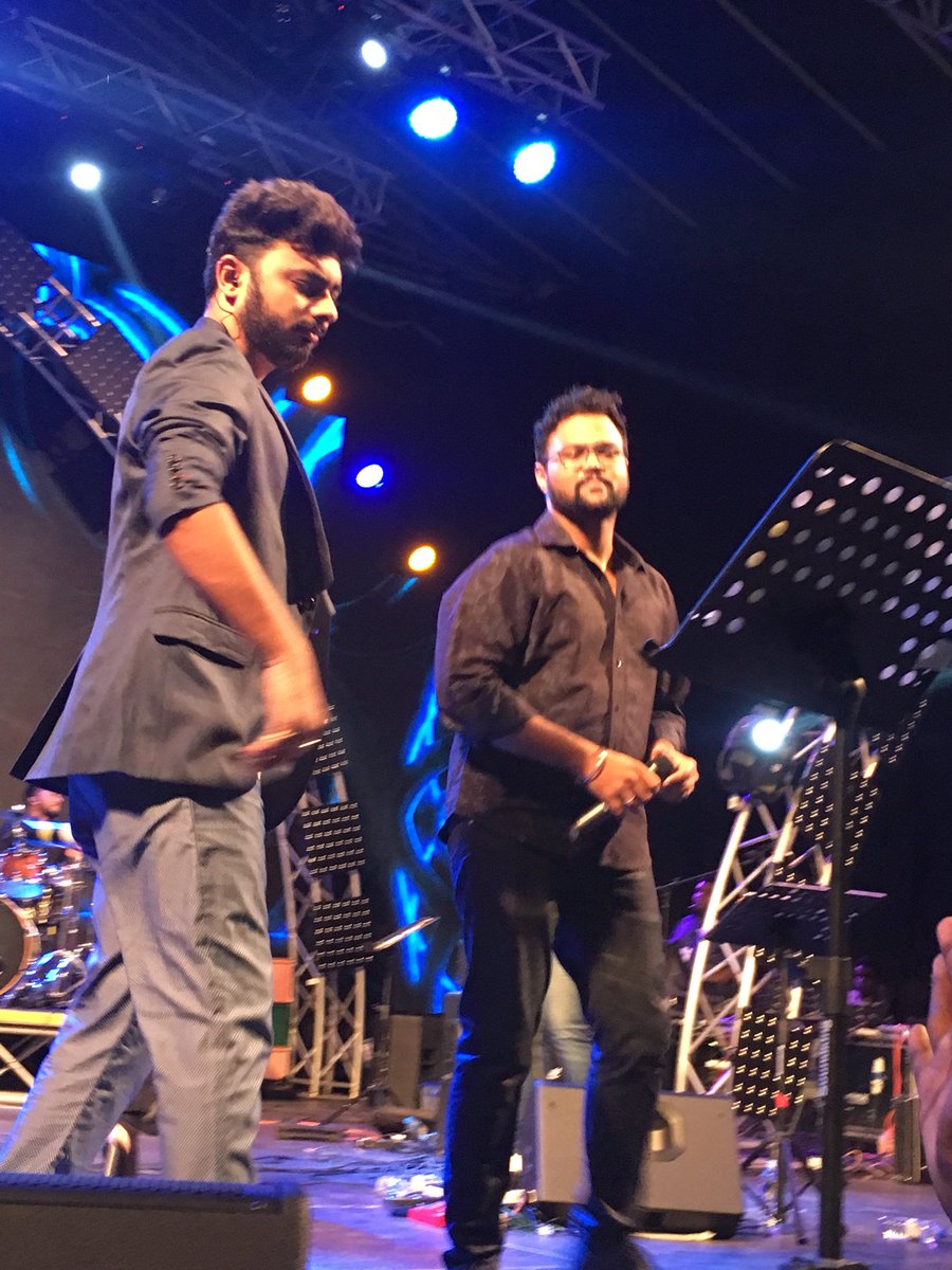 Dhusanthan6's tweet photo. Thanks for coming to our country very happy and fun ( sid sriram )what a singing https://t.co/rkaSAvU15U