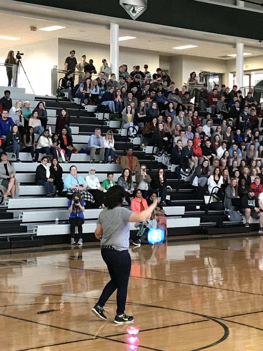 BVSWPrincipal's tweet photo. Outstanding 4th annual Diversity Assembly today! Moving and powerful stories and entertaining performances by all of student participants. Congratulations @BVSWDiversity for organizing, educating and inspiring! #swpride @bvschools https://t.co/EuSNTl5aDF