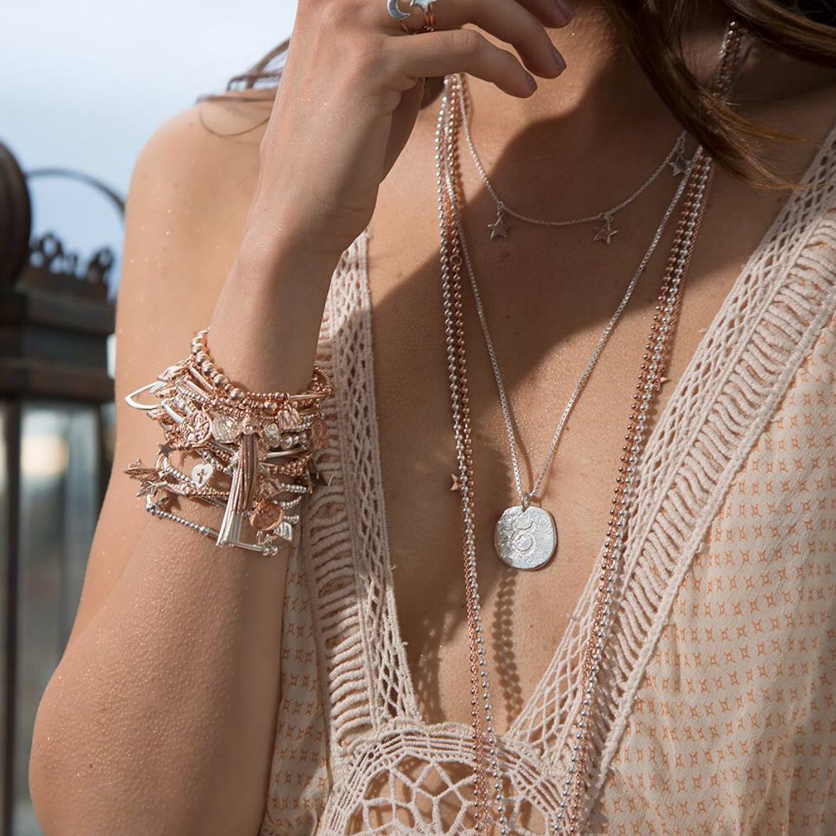 atticwomenswear's tweet photo. Looking forward to long summer days with rose gold and silver stacks from ChloBo #ChloBo #regram #getyourstackon #silver #rosegold #bracelets
https://t.co/zlwpYBCsZB https://t.co/fn7SrDiTG9