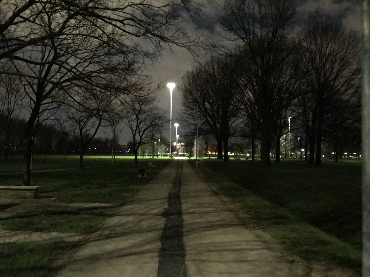 SergioSangio's tweet photo. Stasera vado a #correre tardi le giornate si allungano e impegni moltiplicano però avere il #parcoditrenno tutto per me non è male 😂#vitadarunner #runners #RunHappy #runlovers #RunningMan #runnerslife #runrunrun #iocorroqui https://t.co/YZpEFJzw05