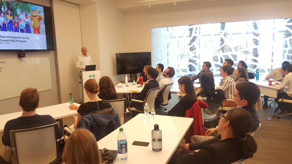 CornellSGE's tweet photo. Dale Gavin, Managing Director at RARE, speaking to the #SGEImmersion students on their #DCTrek. #conservation #impactinvesting #CornellAlumni #CornellMBA https://t.co/cZqYQ6OXef