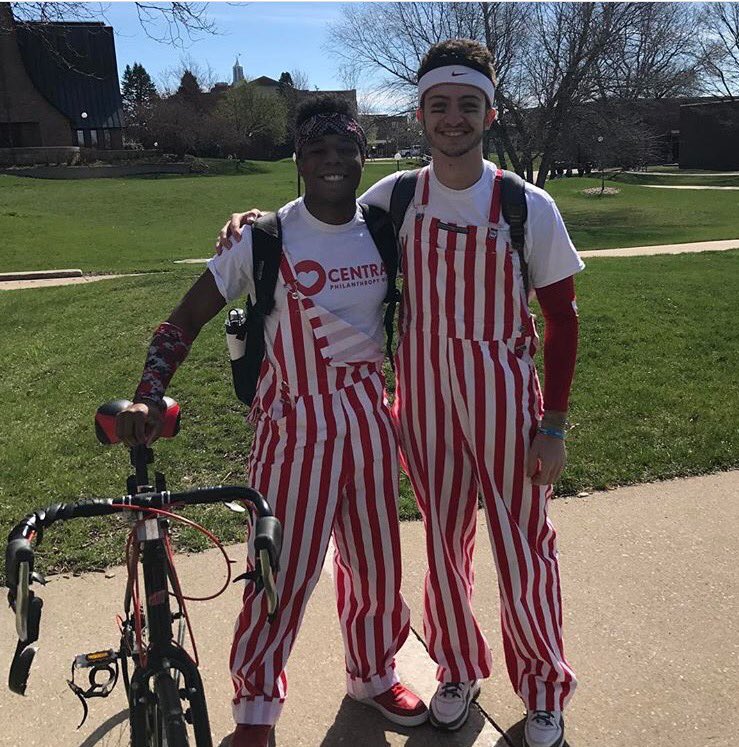 CUIDutchBrigade's tweet image. Hoo-Rah Day is a week from today! Wear your CUI gear (Brigade wear your bibs), post and share your pics on social media, and get excited about Central College!

#GetOutAndAboutAndRedOut