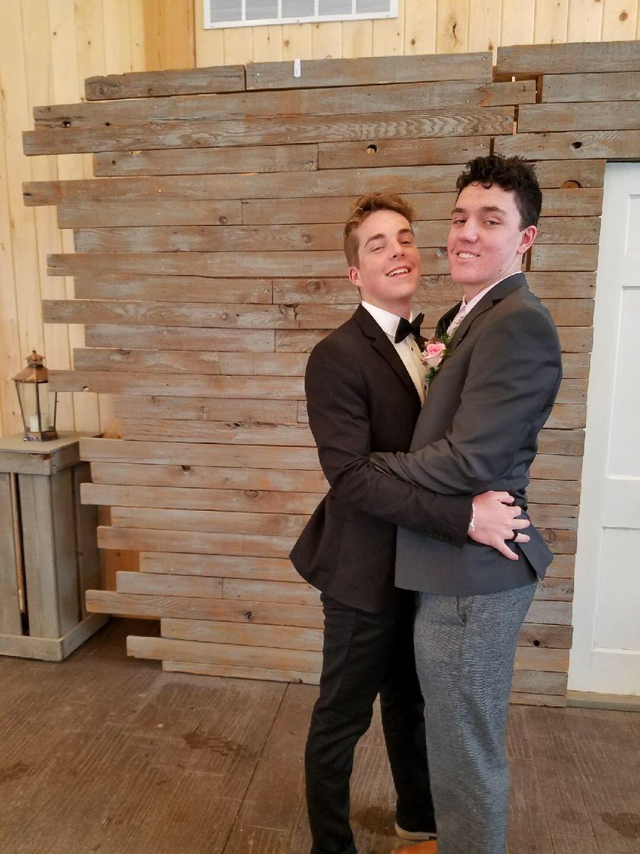 connorbwill tweet picture