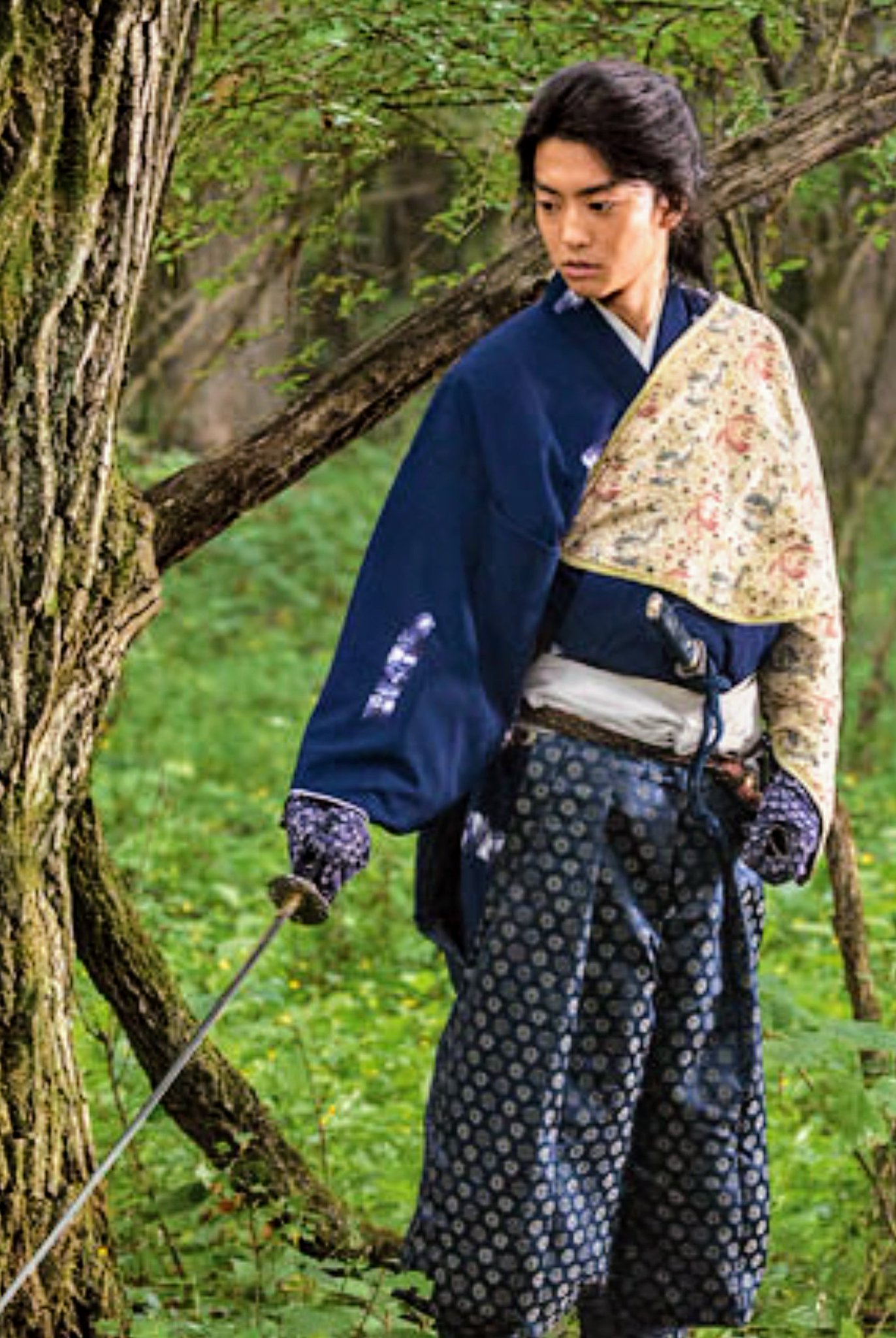 ありんこ 森の中から突然現れた気品漂う若君 私達にとって幸いだったのは若君 の顔に既視感が全くなく この凛々しいイケメンは誰 状態だったこと それが唯の気持ちとうまく同化して物語にスッと入り込めた要因 若君のキャスティングがこのドラマの ありんこ 森の中から突然現れた気品漂う若君 私達にとって幸いだったのは若君 の顔に既視感が全くなく この凛々しいイケメンは誰 状態だったこと それが唯の気持ちとうまく同化して物語にスッと入り込めた要因 若君のキャスティングがこのドラマの