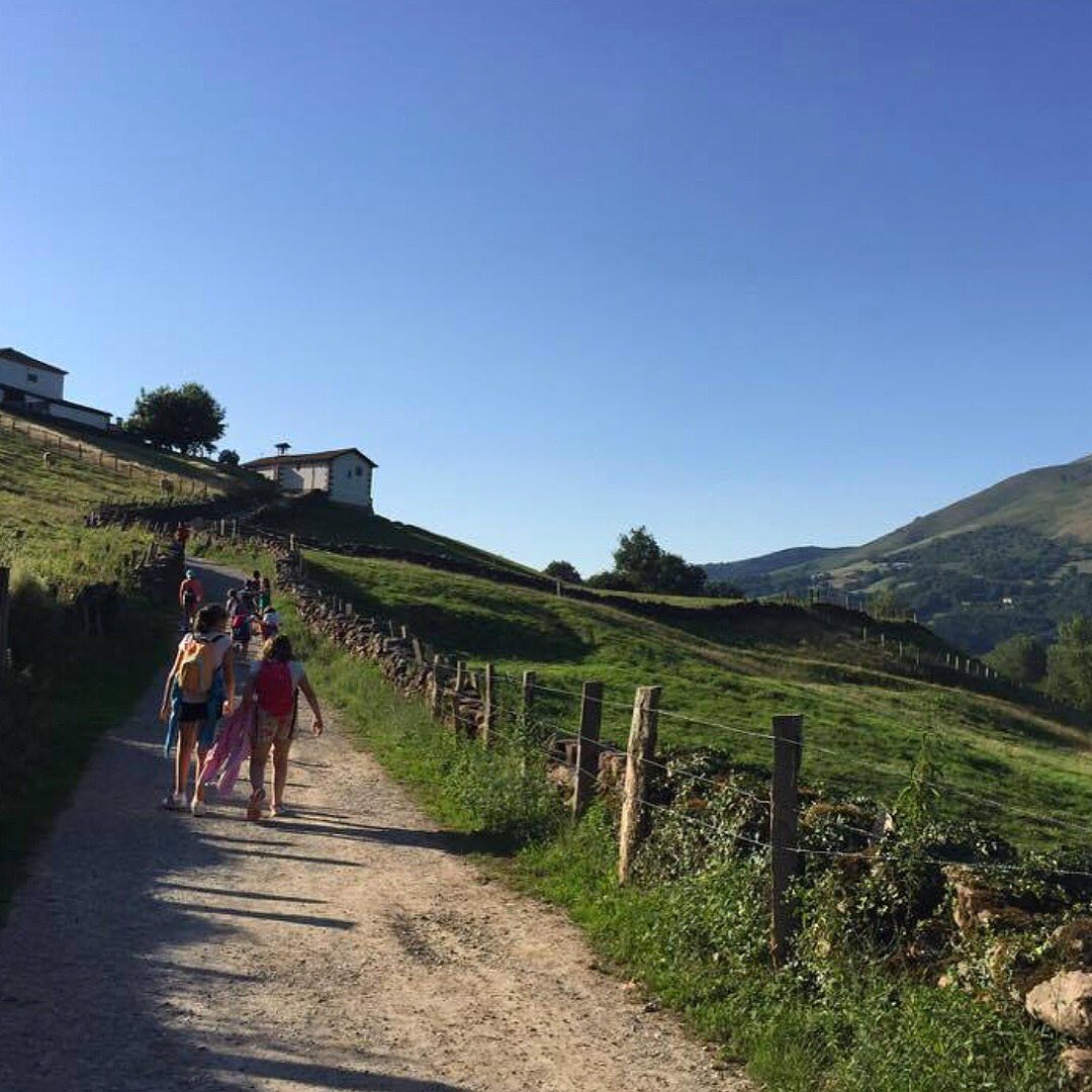 StetsonCareer's tweet image. Only 3️⃣ days left to apply for the Internship Impact Fund on HatterSync!

Check out some of the awesome pictures from Ruby's internship with EnglishYa in the Basque region of Spain 👋🐮🌿🌍☀️ #stetsonucareer #internshipsabroad #stetsonuniversity #stetsonu #gohatters