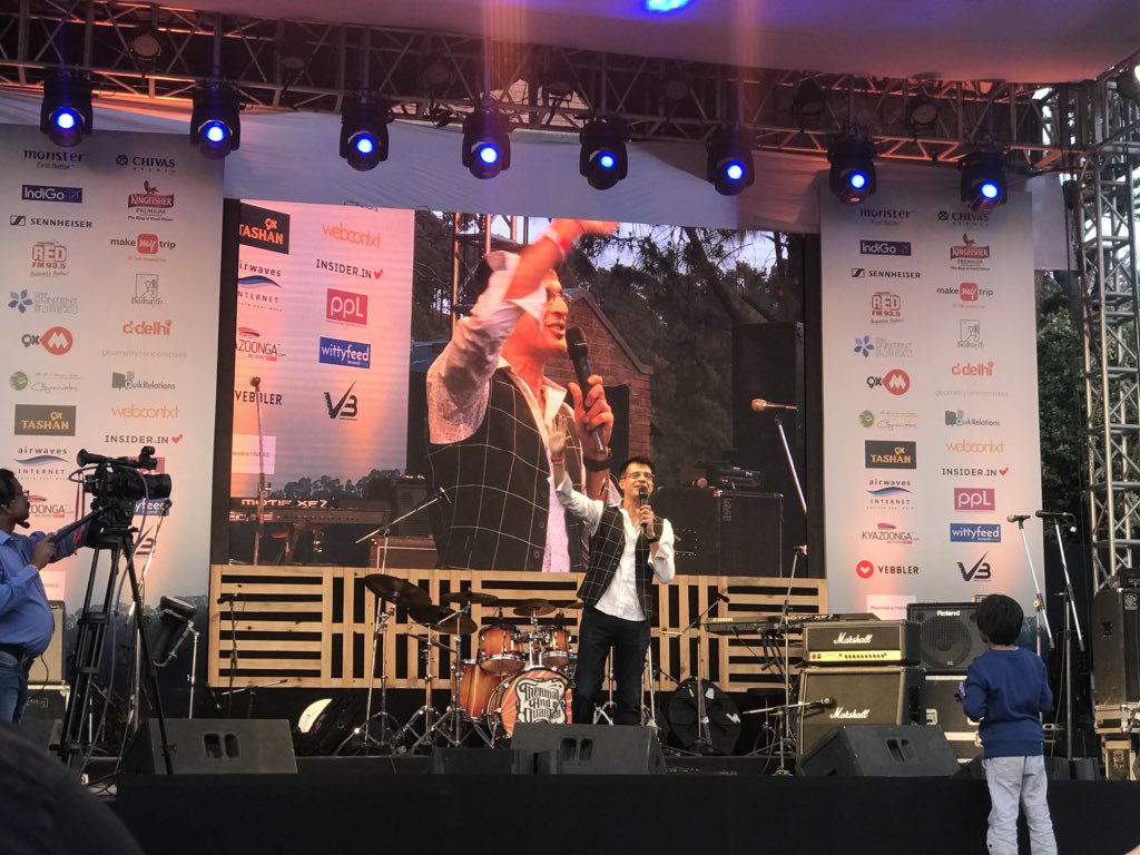 anshuMor's tweet photo. What a freaking awesome feel performing at #KRBF2018. Thank u for having me over. Fab audience. Fab setting!! #RockNRollFeel #RightSeDekh https://t.co/U0hRRtRtvD