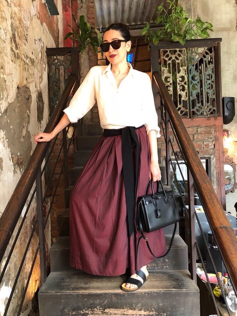 eshaamiinlabel's tweet photo. @KarismaKapoor s cool day #brunch look 😍in our latest #aifwaw18 pocket shirt maxi by @eshaamiinlabel 
@ysl  bag , @birkenstock shoes , @marcjacobs glasses
@eshaamiin #styling https://t.co/m0gCl3OFPY