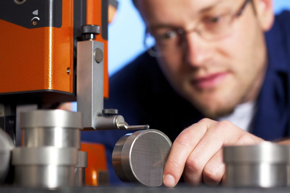 _Cafes_'s tweet image. 13 avril : Café débat "Entreprise du Patrimoine Vivant : un label pour favoriser le rayonnement des territoires?" avec @Kristof_DM @AGovciyan @ericangiboust Luc Lesénécal. Inscription ➡️ blogs.economie.gouv.fr/les-cafes-econ… #labelepv #artisanat #industrie #innovation #Direccte Ile de France