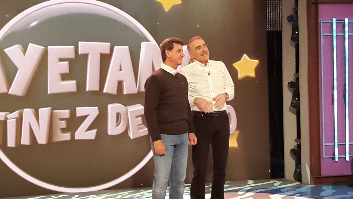 JUANJOSEROMANFR's tweet photo. Esta noche a partir de las 21:30 h. @menudanochetv en @canalsur con 
#CayetanoMartínezdeIrujo que nos visita esta noche en nuestro especial #MenudaSemanaSanta. con la participación de @alvarodiazsc. https://t.co/rLeIFUXvvF