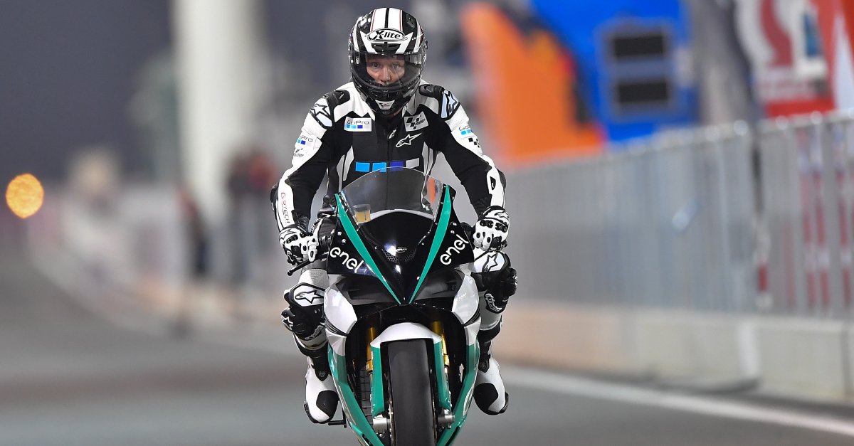 MotodromoWeb's tweet photo. Sebastián Porto presentará la moto eléctrica en el circuito de Termas: https://t.co/5HpQDsn2FQ

#MotoDromo #MotoGP #MotoE #SebastianPorto #CircuitoTermasDeRioHondo https://t.co/CnRr3A2ZwW