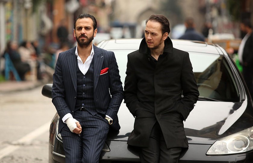 SelimK_Cukur's tweet photo. Cuanto estilo junto a mi kardeşim #Çukur https://t.co/ASG7qftZbm