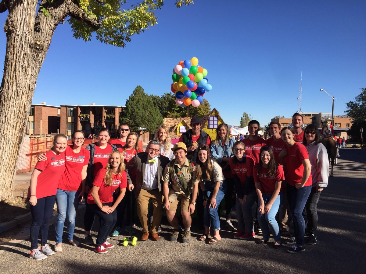 SUUSERVE's tweet photo. What's a great way to get involved in service next year? Apply to be a Service Leader! You can oversee and coordinate your favorite programs to be involved in. Apply here: https://t.co/rDdudg5ic0 https://t.co/qaMKVkUnpx