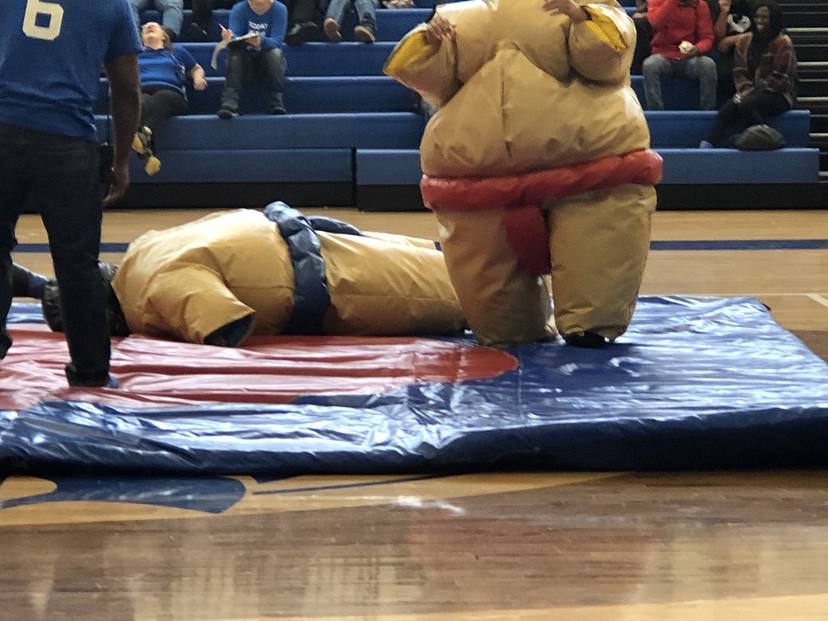 DHS_Stu_Council's tweet photo. And the grand finale! Sumo Wrestling! Thanks to those that participated! You definitely kept us entertained! ⚪️🔵😊 @CSDDoverHigh #2018springpeprally https://t.co/fVqCLJvxL0