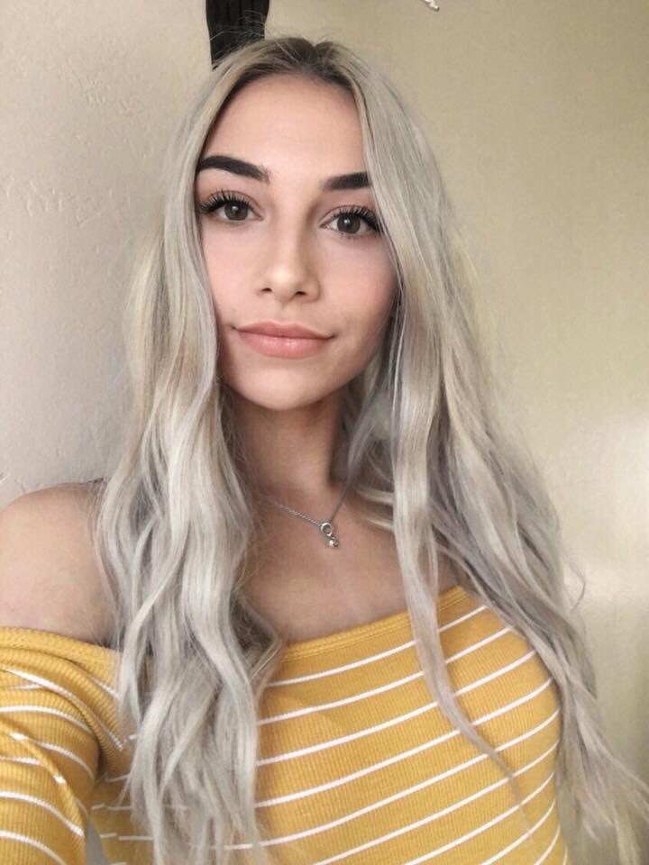 Danyelle_1997's tweet photo. That icy, too spicy❄️🔥
•
•
•
•
#ClientSelfies #ClientSelfie #Icy #IcyBlonde #BlondeSpecialist #BlondesHaveMoreFun #Blonde #GoingLighter #RootShadow #NaturalRoots #RootSmudge #Wella #WellaBlondor #Blondor #WellaHair #Cosmetologist #UtahHairStylist #801Hair #ILoveWhatIDo https://t.co/Ap6pH82a6G