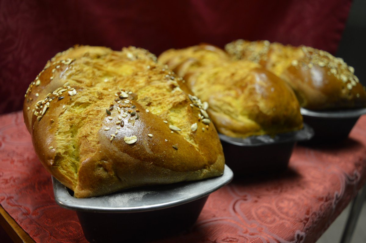 Hotelericasiago's tweet photo. E quando diciamo che al Relax Hotel Erica si mangia genuino non sbagliamo mai...Domattina per i nostri ospiti a colazione Pan Brioches con lievito madre e mix di cereali appena sfornato dal nostro laboratorio..#7regole #relaxhotelerica #relaxhotelasiago #benesserenaturale #DaySpa https://t.co/NTFNfU5dIP