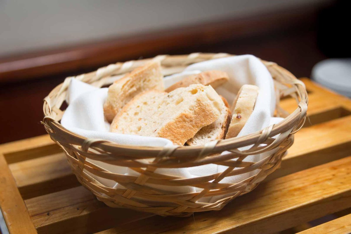 Disfruta de lo más simple. #RestauranteSurJW #JWMarriottCcs #Caracas #ElRosal #Pan #Foodie