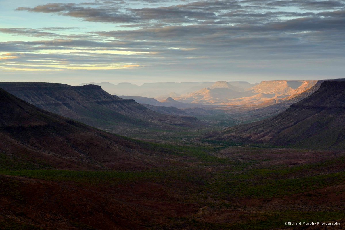 dynamicsoflight's tweet photo. Changing light at #Grootberg #Damaraland #Namibia https://t.co/yRzQxhEssL