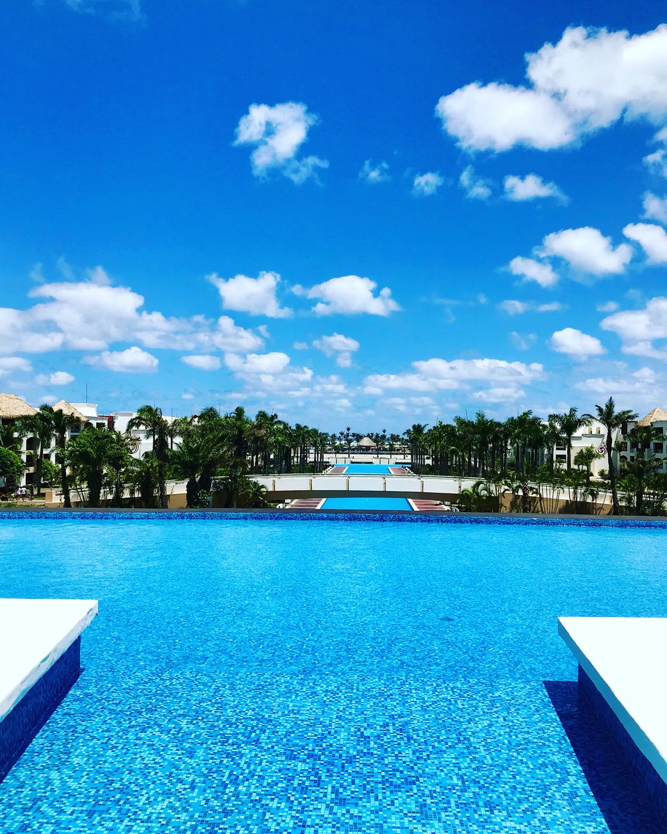 ppltvacations's tweet photo. Sunglasses😎Sunscreen✅ Time for work #BusinessTrip #Bosslife #TravelSpecialist #TravelAgentlife #PuntaCana #HardRock #DestinationWedding #WeddingSpecialist
#LuxTravelLifestyle #luxtraveller #passportpleasures #PPLTvacations
#we_put_the_luxury_stamp_on_travel💎 https://t.co/1BtNu4naUx