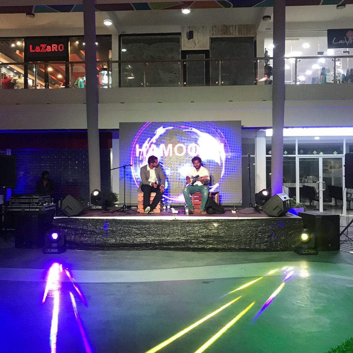 lavafoshi's tweet photo. #Hamoodh Live from 'Centro Idol Night' (Hulhumale') https://t.co/CnpIxd5Bpj