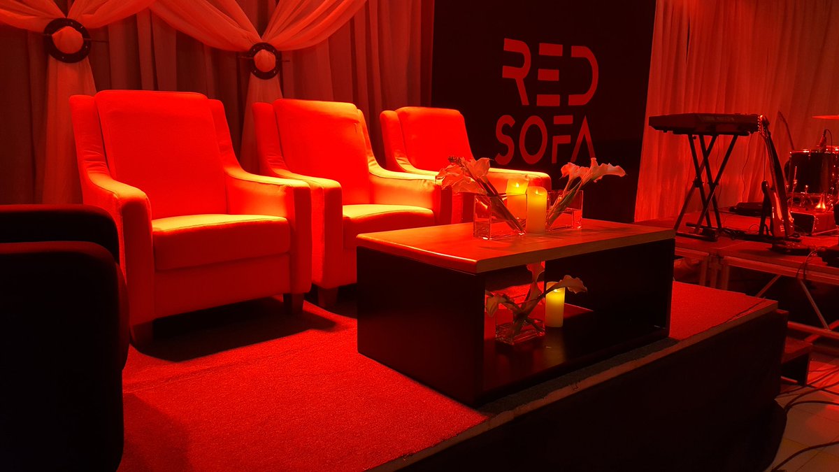 _mwes's tweet image. The stage is lit.
The mood is set.
Its time for #RedSofaSessions 
#HeIsHereVideo 🔥🔥🔥