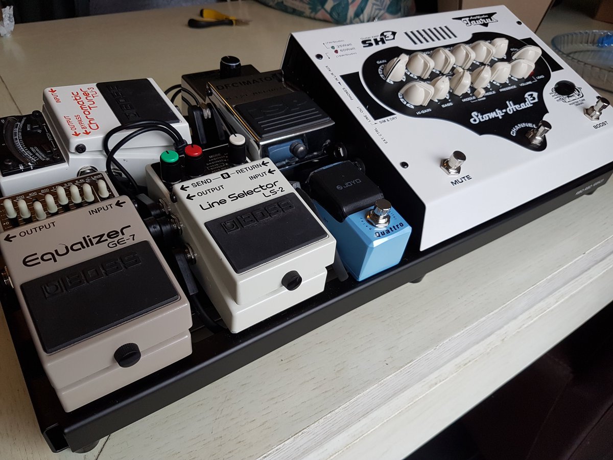 GregLegarand's tweet photo. Gear ready for @BareTeethMusic #japantour and #chinatour! Heaven in 50cm x 23cm !
Two thumbs up for Jacek and @TaurusAmp ! #bosspedals #ispdecimator #line6g30 #joyodelay https://t.co/gmJAxh1wJB
