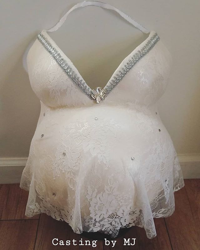 TheMJTreatment's tweet photo. Lace & Rhinestones #bellycast commission work for Mrs. C from Brooklyn. #lace #rhinestones #29weeks #babyboy #bebê #29weekspregnant #boy #baby #bellycastbymj #bellycasting #castingbymj #sculpture #keepsake #babyinside #expecting #babyontheway #babyshow… https://t.co/inyoqeMwuI https://t.co/D0fPiDb6cF