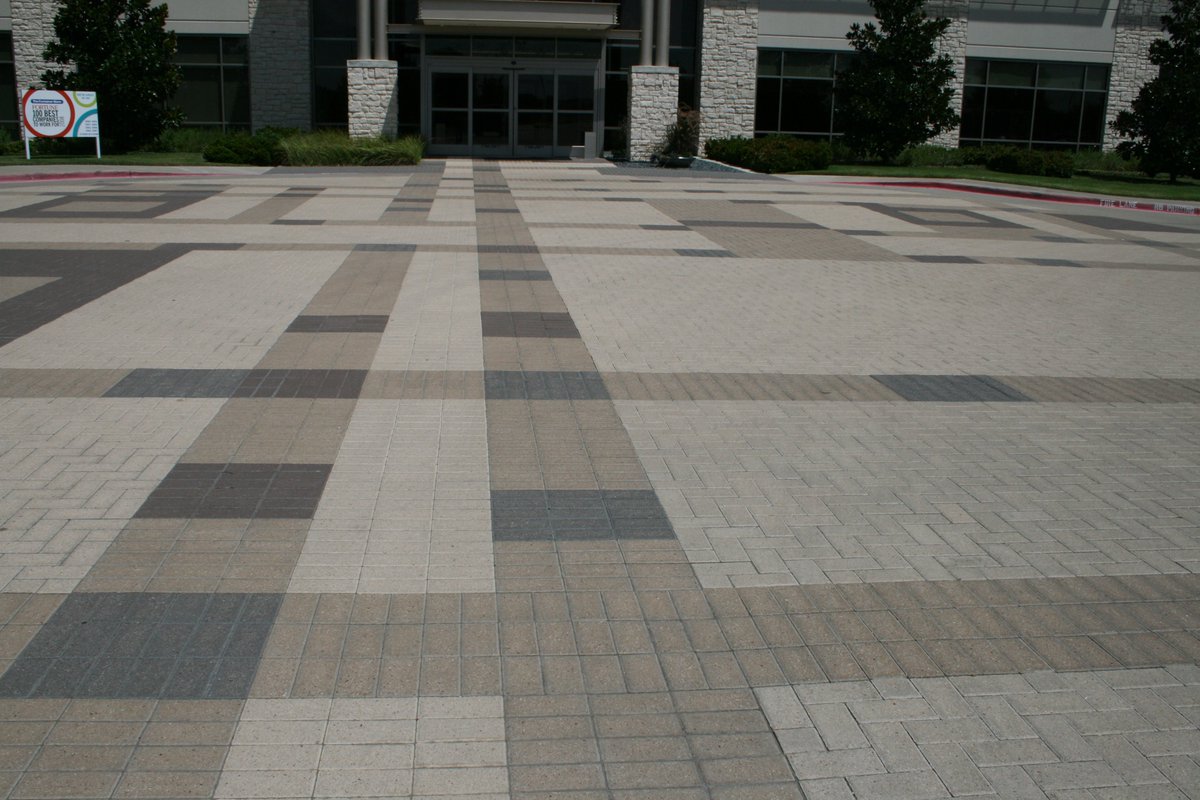 concretepaver1's tweet photo. Gorgeous commercial installation of concrete pavers #containerstoreheadquarters #concretepaverinstallation #commercialinstall #concretepaverinstall #straightlineseverytime #thecontainerstore https://t.co/WHzpTBVSTx