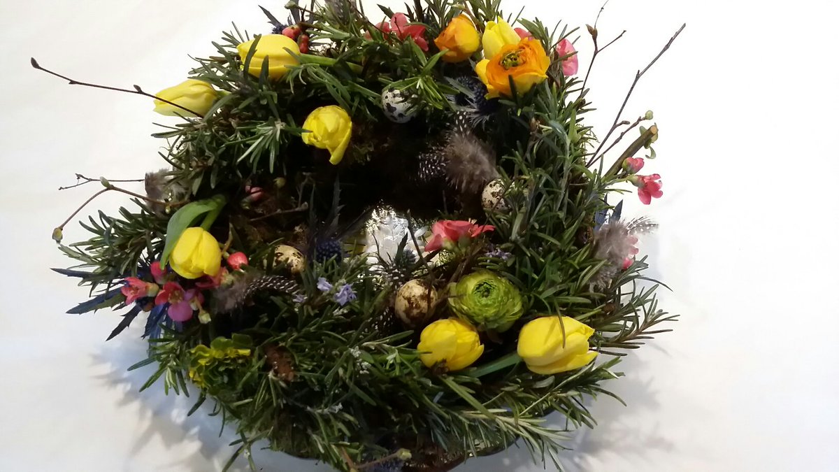 wildnchicflower's tweet photo. Easter is here and we're @VintageandveryNice tomorrow, Assembly Rooms Chichester 10am to 4pm. Do come along and treat yourself to something floral - Happy Easter everyone! https://t.co/8SJ9lGskwB