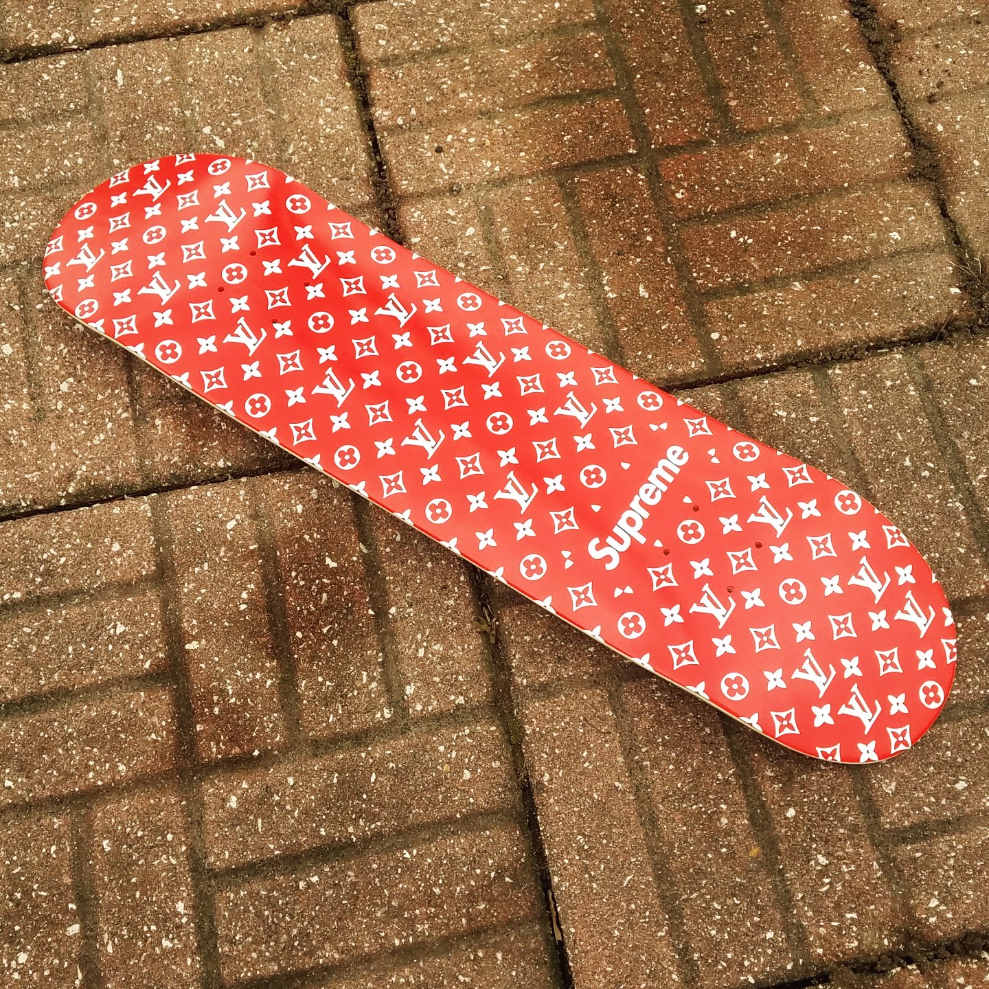 Skateboard louis cheap vuitton x supreme