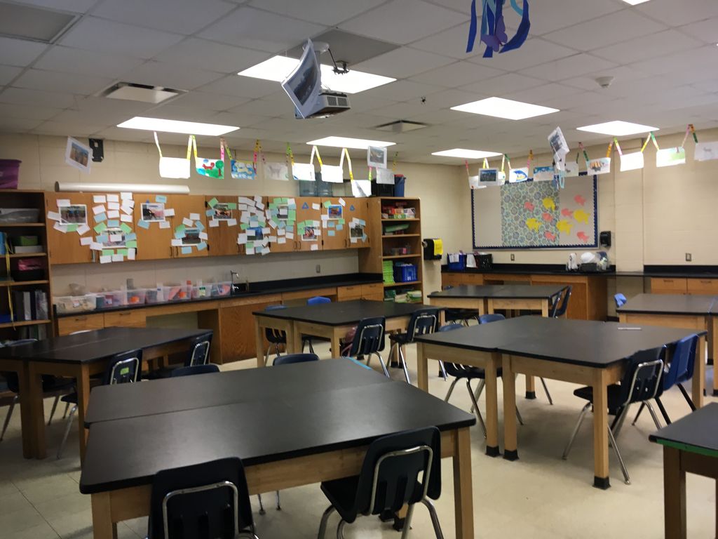 KemperPT's tweet photo. Getting ready to present to my toughest crowd yet...7th grade science! https://t.co/TqYIv2SIBn