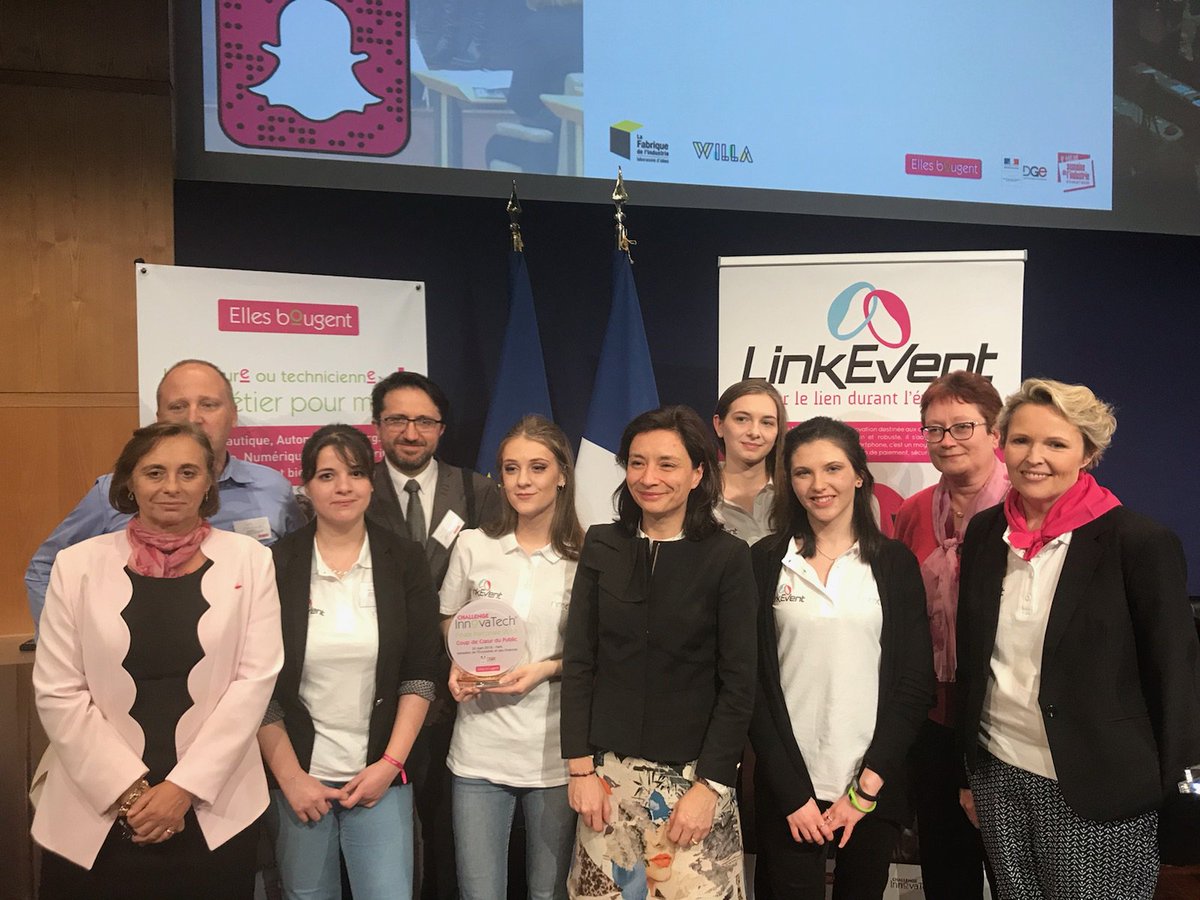 Prefet18's tweet photo. #Elles_font_briller_le_Cher : L'équipe du Cher a gagné, lors de la #finale nationale du "Challenge #InnovaTech2018 - Elles bougent", le prix Coup de Cœur du Public sur 14 !!! Bravo à elles !!! Avec Geny Stéphan, Secrétaire d'État auprès du ministre de l'économie et des finances https://t.co/IQN4fRgbzG