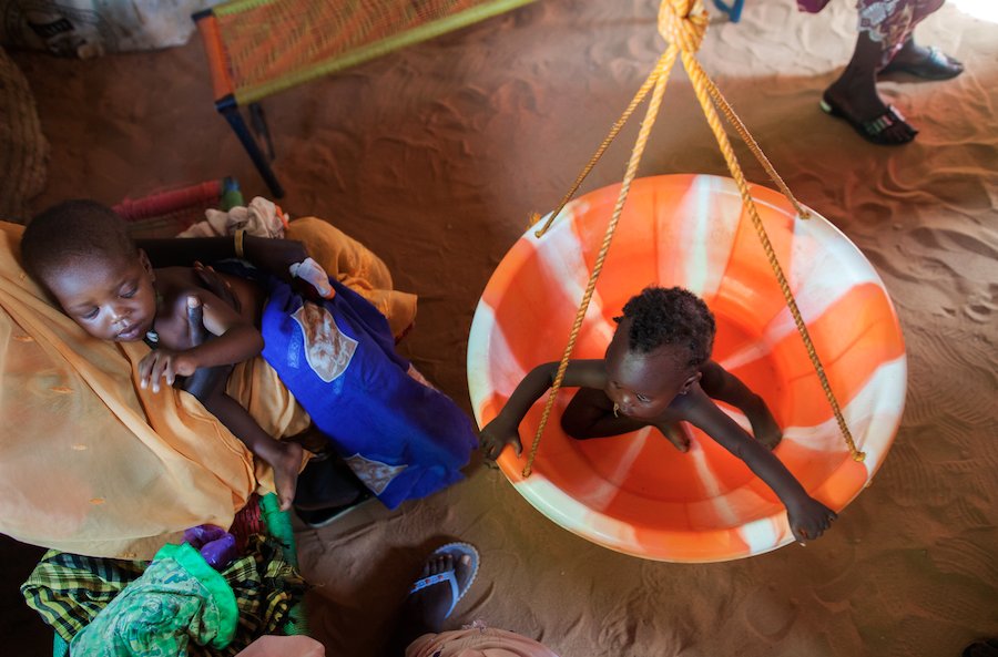 franceonu's tweet photo. +135 millions de personnes dans le monde ont besoin d'aide humanitaire. Face à un besoin toujours croissant, la 🇫🇷 triple son aide avec une contribution de 500 M d’euros par an.
Découvrez la nouvelle stratégie humanitaire de la France
👉https://t.co/tywoYLVIU2
#FranceAid https://t.co/qTIlxzcumo