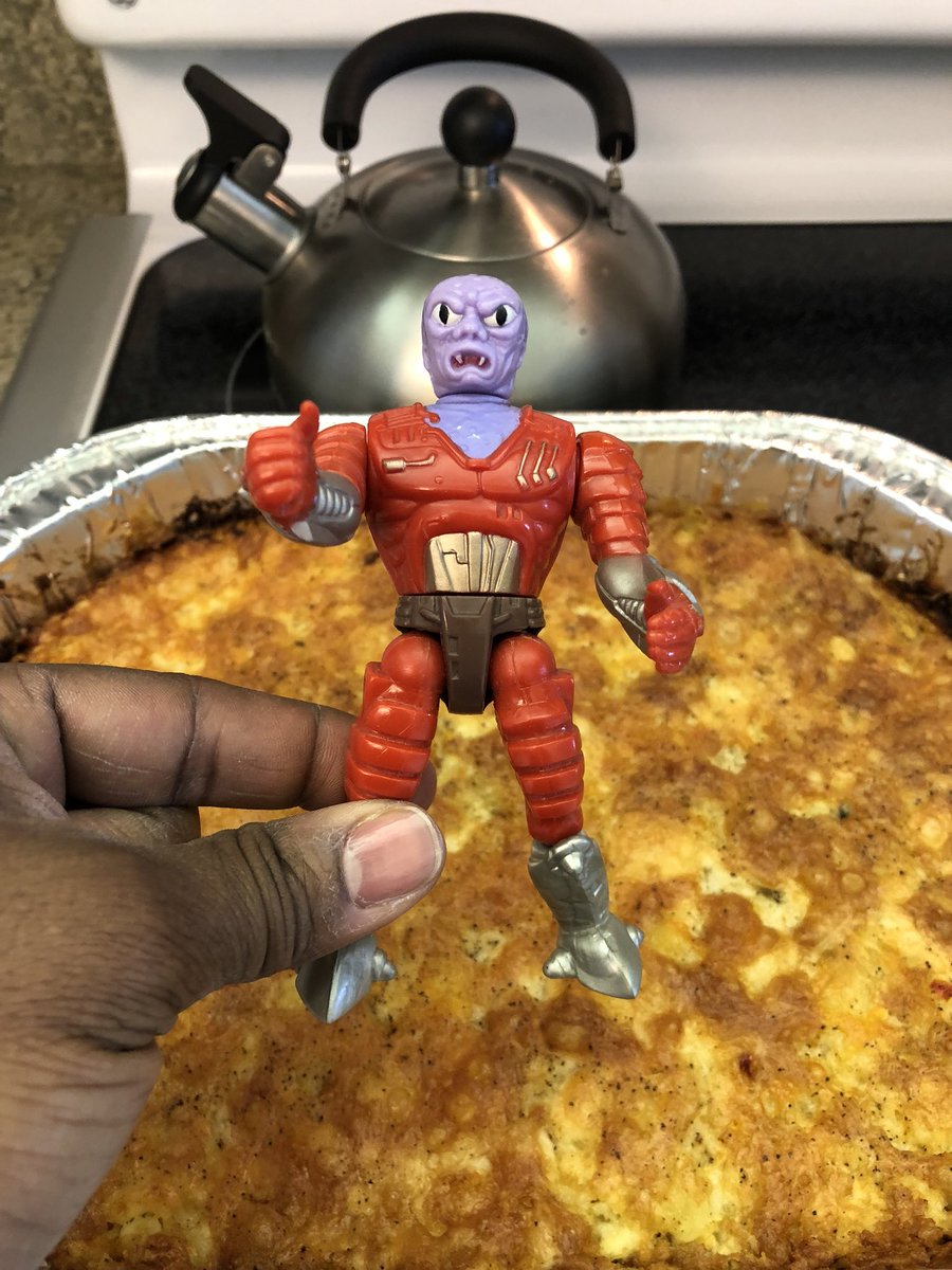 LetsTalkMotU's tweet photo. #SpringBrakk | A #GoodFriday parting gift for the in-laws as the wife & I prepare to leave #Florida nearing #springbreak’s end: Baked Macaroni & Cheese! It’s a specialty of mine. #Brakk approves. #Miami #ftlauderdale #actionfigureineshot #thetrifecta #easter #dinner #naohm #motu https://t.co/KWUzxY9xLt
