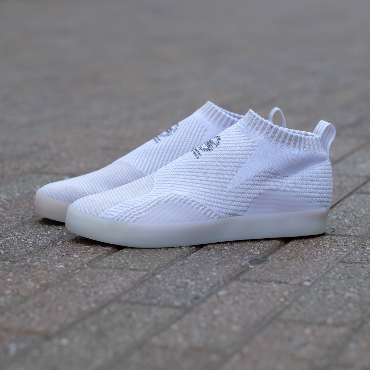 HomegrownSkate's tweet photo. The @adidas 3ST.002 Primeknit launches in store and online 4.5.18.
#adidasskateboarding #3ST002 https://t.co/OFoCGdkD7p