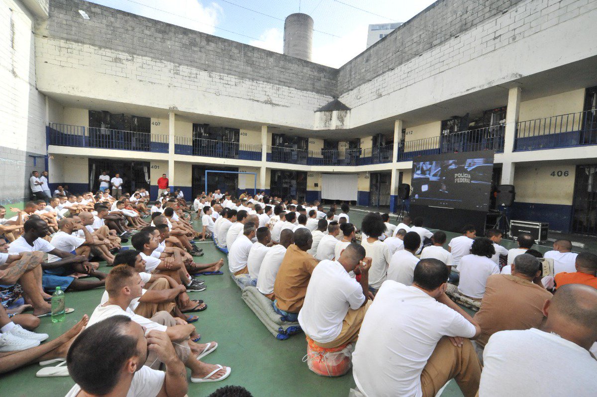 BispoMacedo's tweet photo. O primeiro local a receber a exibição do filme #NadaAPerder foi o Centro de Detenção Provisória (CDP) Pinheiros, em São Paulo, onde quase 1.000 pessoas assistiram à cinebiografia. https://t.co/t9enuwh1rV