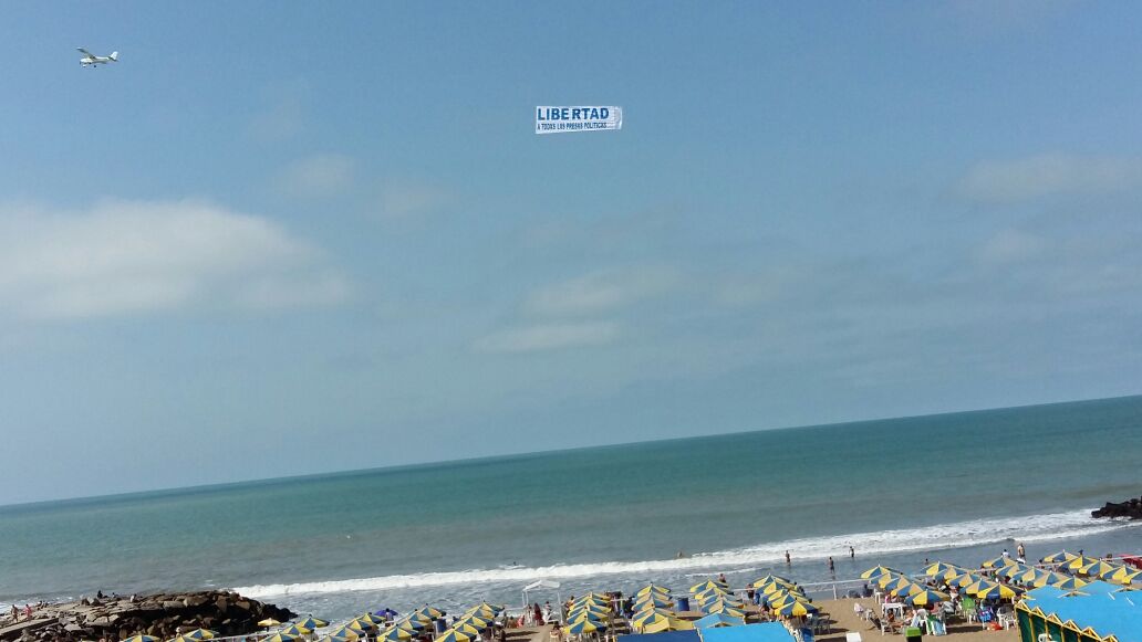 CPPNHD's tweet photo. Un grito de justicia cruza hoy por el cielo: Libertad a todxs lxs presxs políticxs!!! https://t.co/r5XKuhVSpt