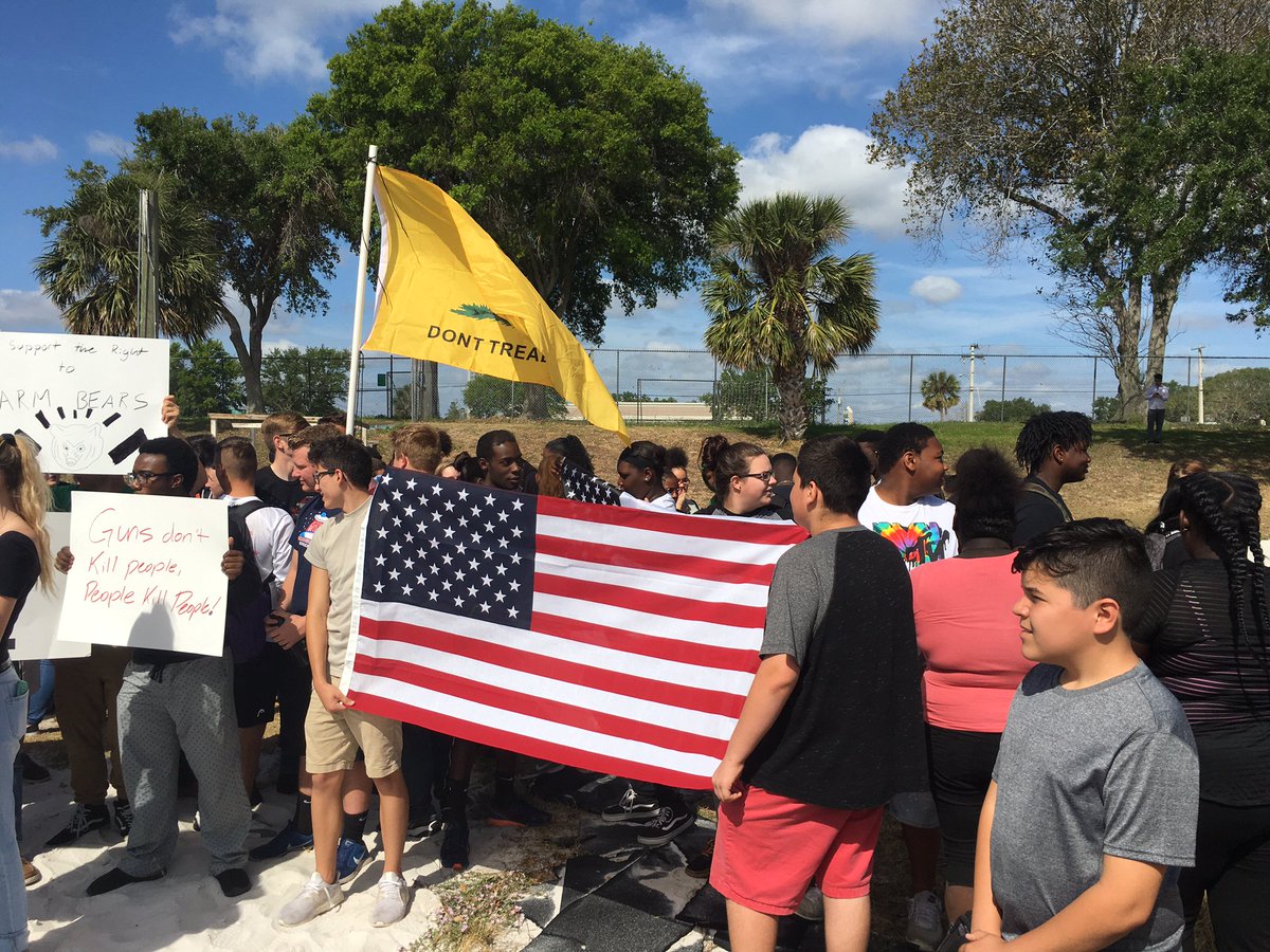 Florida high school students walk out in support of second amendment