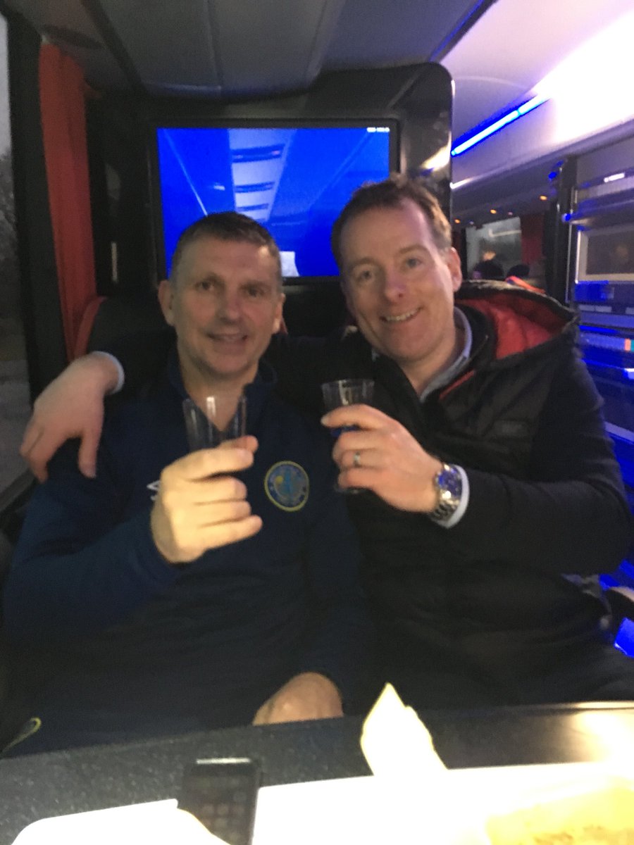 nickbianchi888's tweet image. What a manager.. what a guy @thesilkmen #JohnAskeyBlue&amp;amp;whitearmy💙 #6togo..