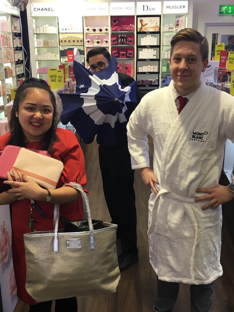 TPSOxSt5's tweet photo. Pop along to Oxford Street &amp; get your free gift for spending over £40! These gifts could be yours TODAY! We have new scents as well as kids giftsets in store come in &amp; get your Easter gifts! @michelle_tyson1 @stevendaytps @_JoeSouthall @SufianSufi96  #megasale #notcaptainamerica https://t.co/sOesSCLofS
