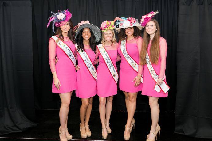 The 2018 Kentucky Derby Princesses in #socialhattitudes hats at Pearls and Pumps - Rock the Raceway earlier this month — <a href="/KyDerbyFestival/">KY Derby Festival</a> princesses looking great ladies!

#kdfprincess #pearlsandpumps #kyderby #derbyhats #kyderbystyle