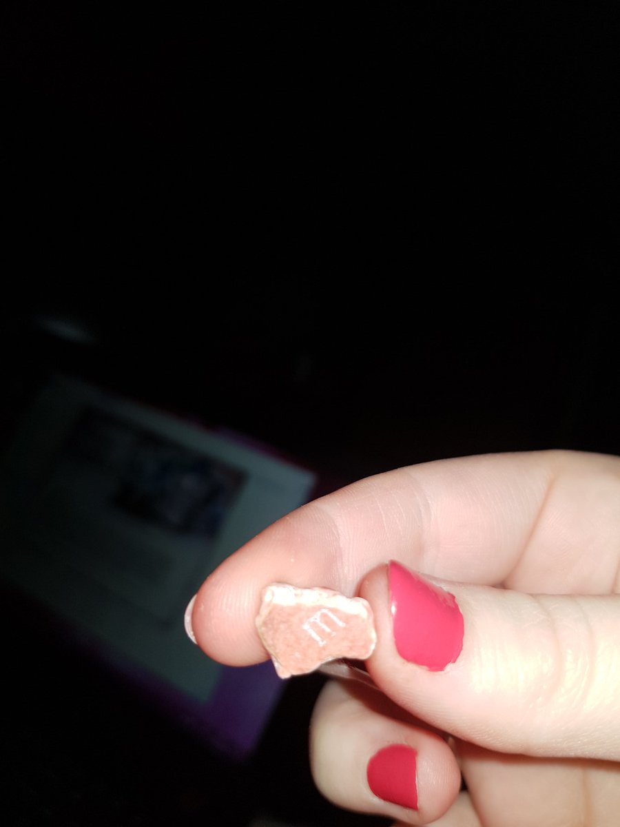 OnlyCharlotteJ's tweet photo. @mmschocolate what happened to this m&amp;m!? https://t.co/rxlz3Gb6ig