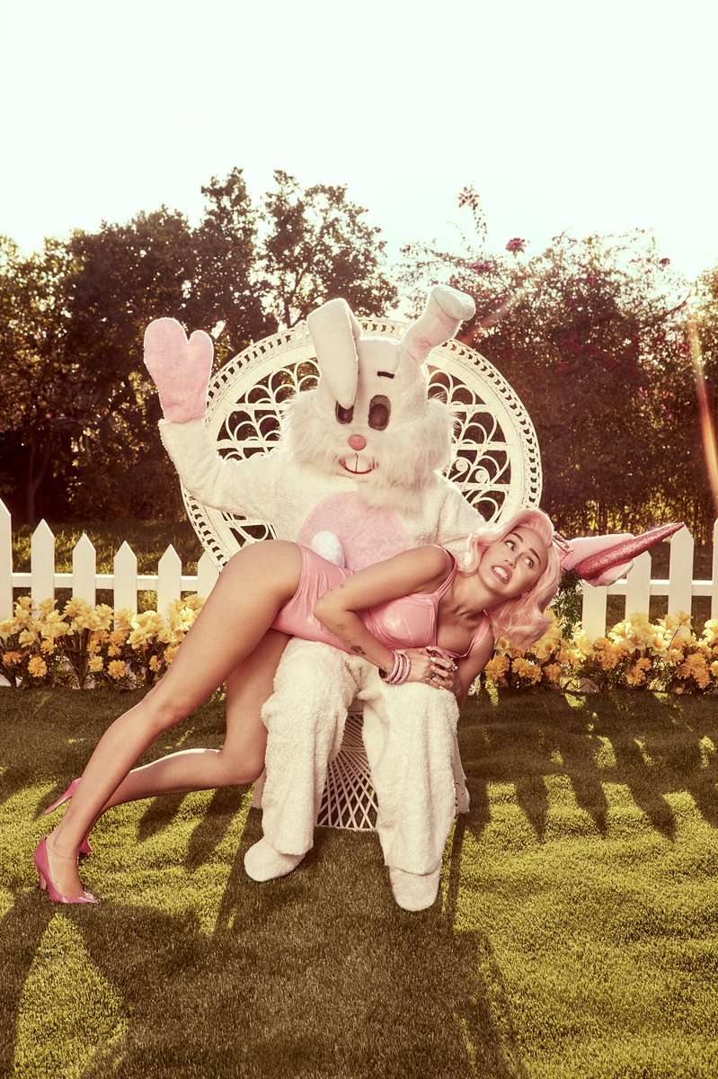 MileyCyrus's tweet photo. https://t.co/xmdUN3x7xb