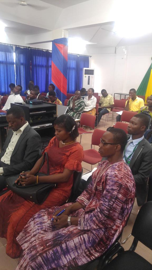 affo_steph's tweet photo. Communication sur la "Contextualisation de l'ODD 8, quelles opportunités offertes par le PND pour les jeunes Togolais" #SDG #OOADD #Youth https://t.co/QHDWeKmAIp