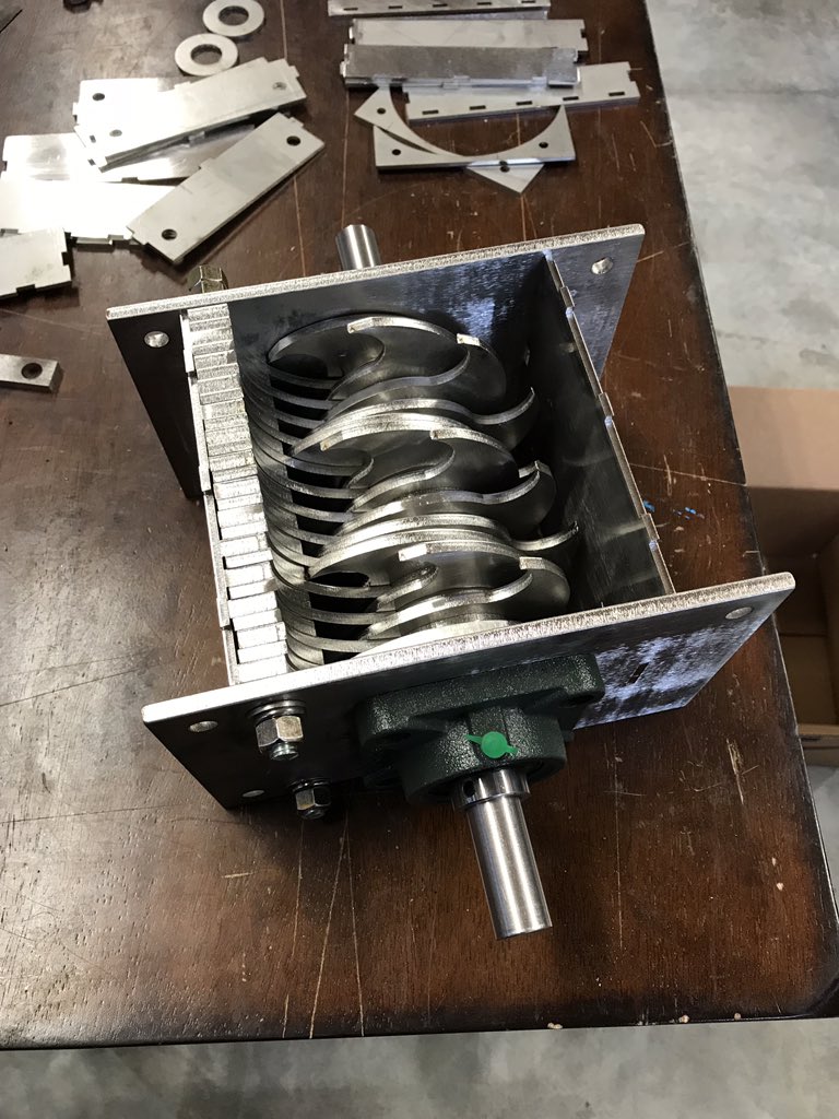 form5prosthetic's tweet photo. Huge work put in today by our Board President and Treasurer! Excited to share more details in a Blog post soon...
#Form5Prosthetics #Form5Filament♻️ #NewAlbanyOhio #AdditiveManufacturing #3DPrinting #PreciousPlastics #Shredder #GearBox #Metal #Engineering #Machinery https://t.co/8Nm6UnyQ85