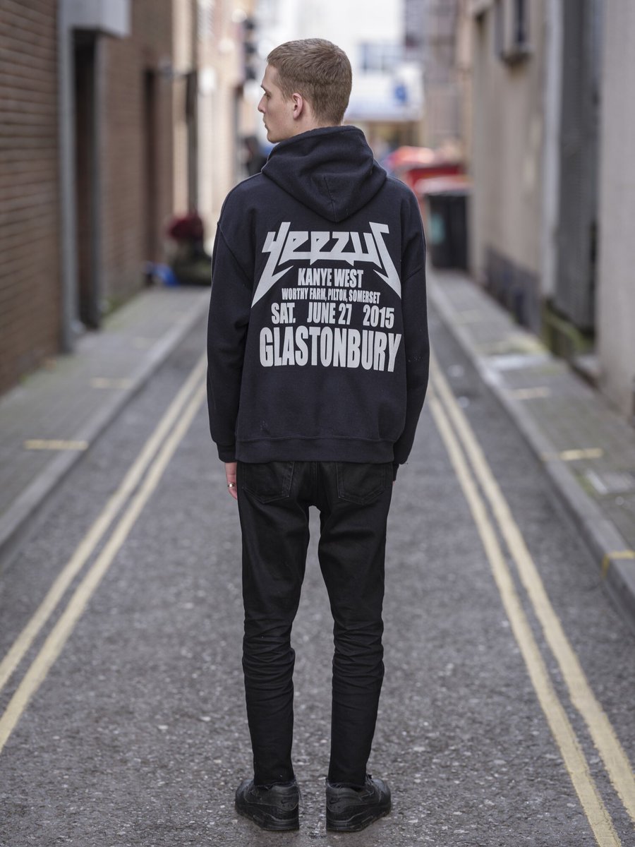 SimonPeterGreen's tweet photo. street portrait in western super-mare #yeezus #glastonbury #streetphotography #portrait #fuji #picbod https://t.co/jtwcUpJK5K