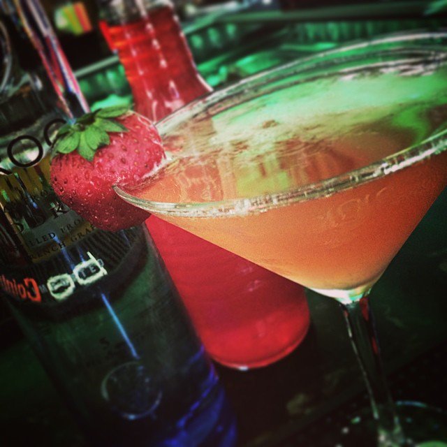 deciBeliusCafe's tweet photo. Esta noche te esperamos en deciBelius, como siempre con lo mejor de lo mejor, en todos los aspectos. 

#bar #copas #café #cóctel #sevillaeste #felizfindesemana https://t.co/jU0QOWQRfE